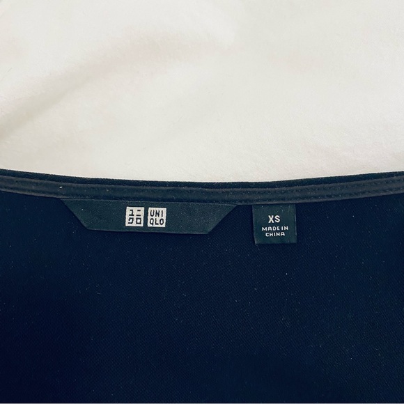 Uniqlo flowy camisole - Picture 5 of 6